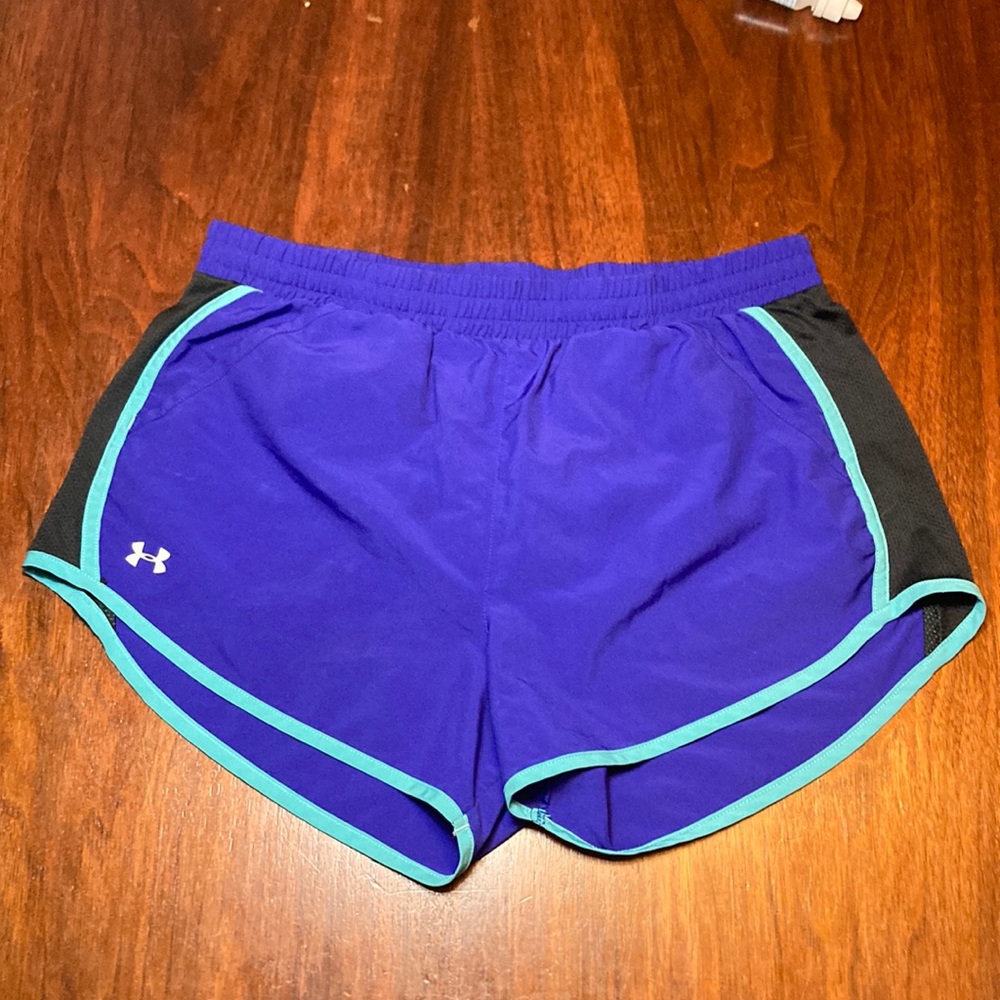 Women’s Medium Under Armour Running Workout Shorts Size Medium Loose Athletic